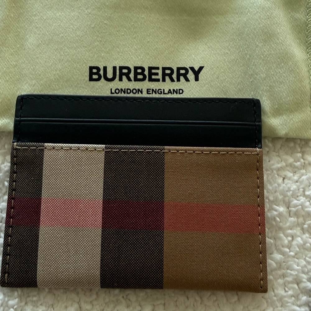 Burberry Black and Tan Check Card Holder NWT includes dust bag